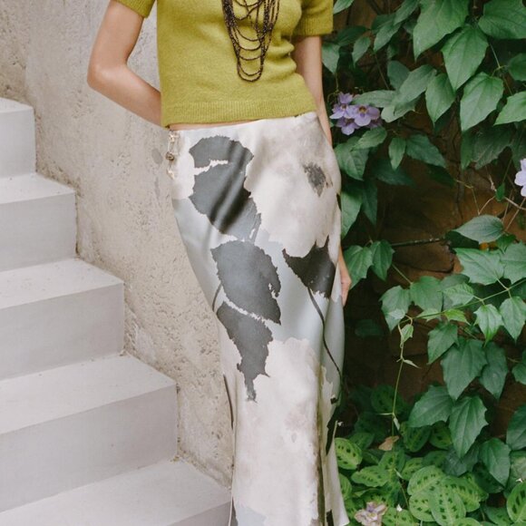 Zara Satin Effect Print Midi Skirt Gray Tan Size Small NWT High-Waisted - Picture 2 of 8